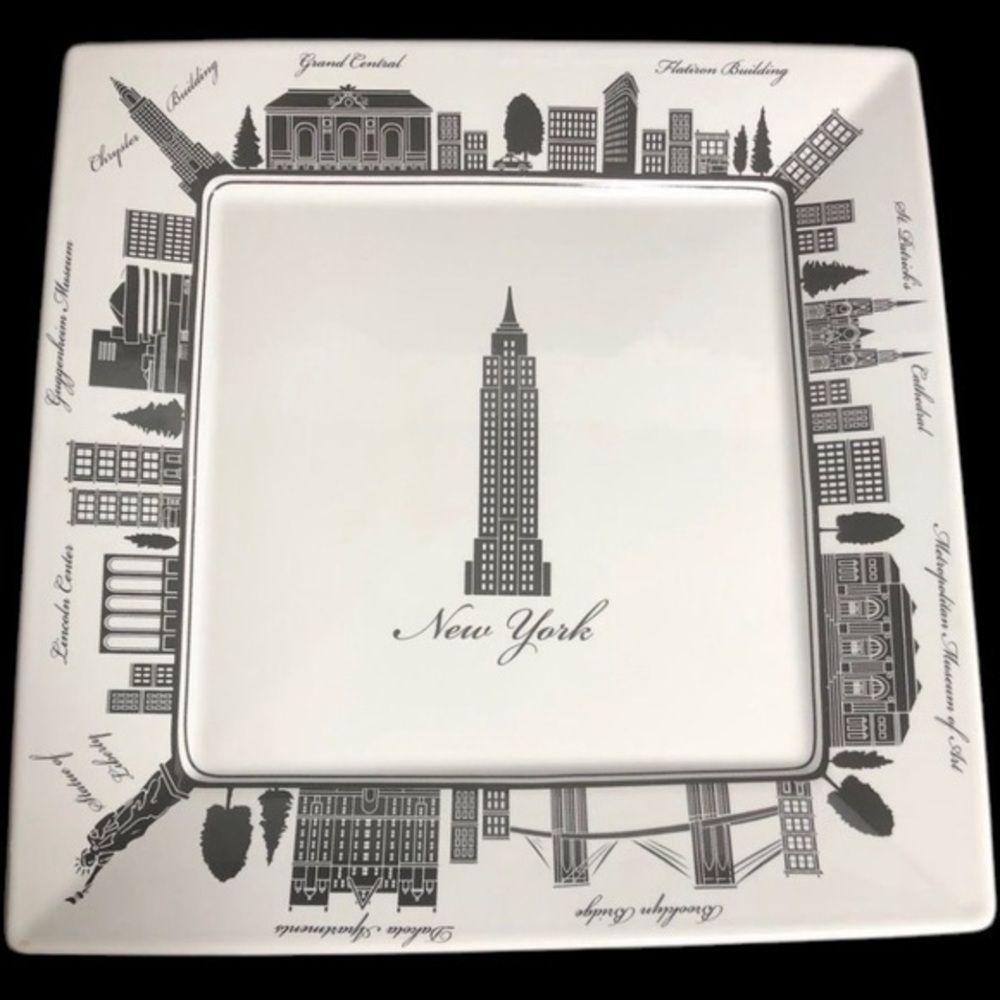 222 Fifth PTS International City Block New York 10 1/2” Square Dinner Plate EUC